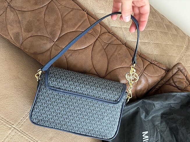 Michael Kors Michael Kors Lacivert Logolu Askılı Çanta
