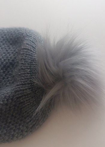 Gri Kadın Örgü Bere Ponponlu - Görsel 2