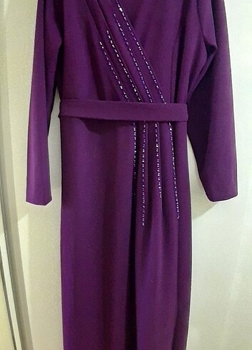 PİLİSELİ BONCUKLU MOR ABİYE ELBİSE - Görsel 4