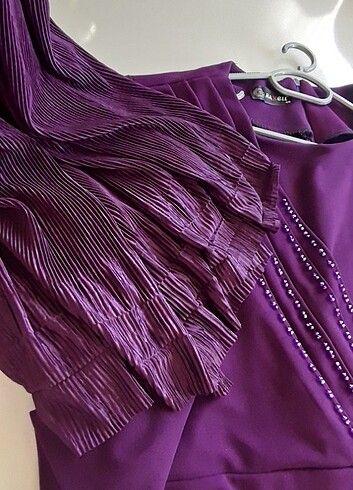 PİLİSELİ BONCUKLU MOR ABİYE ELBİSE - Görsel 5
