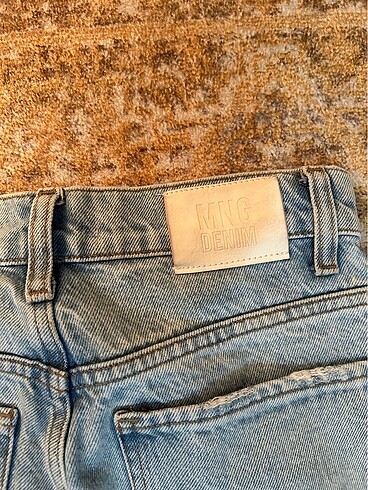 34 Beden mavi Renk Mango Yırtık Jean
