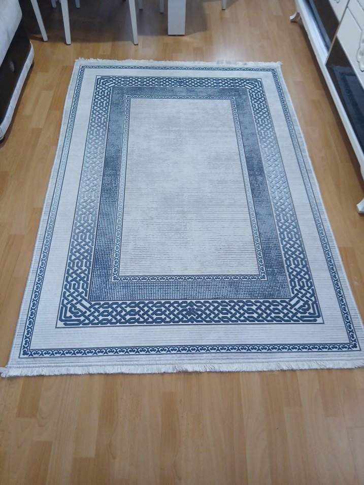 Mavi ve Gri Kenarlıklı Geleneksel Halı - Görsel 2