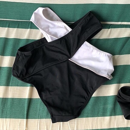 s Beden siyah Renk Trendyolmilla siyah beyaz s beden kruvaze bikini takımı