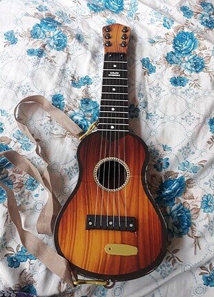 Oyuncak gitar