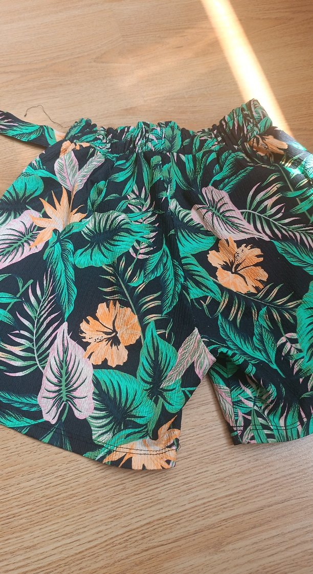 Çiçek Desenli kız çocuk şortu - Görsel 3