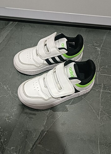 27 Beden beyaz Renk Adidas spor ayakkabı 