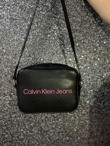  Beden siyah Renk CALVİN KLEİN ÇANTA