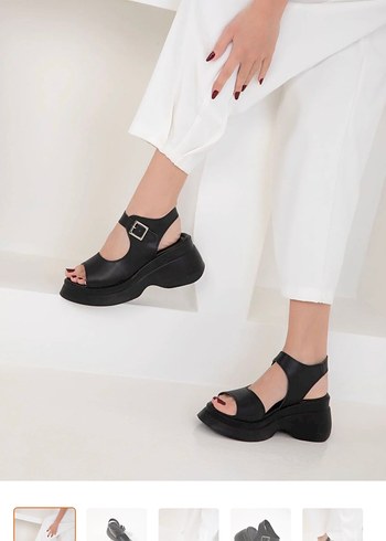 Zara Siyah Platform Topuklu Tokalı Kadın Sandalet