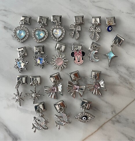 Accessorize Çelik nomination charmlar?