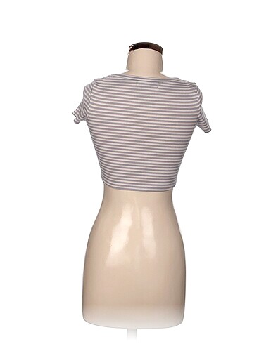 s Beden Pull and Bear T-shirt %70 İndirimli.