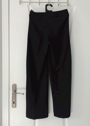 m Beden Siyah bol paça pantalon.