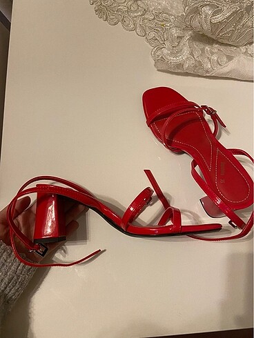 Bershka Kırmızı topuklu sandalet