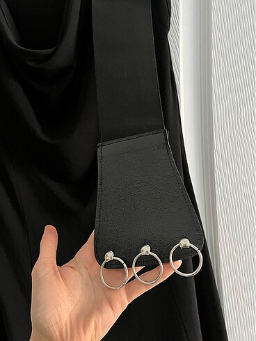 l Beden Degaje Yaka Likralı Elbise