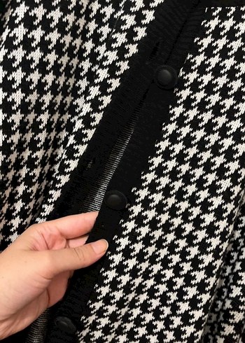 LC Waikiki Düğmeli Uzun Kollu Houndstooth Hırka