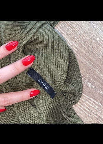 V Yaka Kolsuz Haki Kadın Elbise - Görsel 3