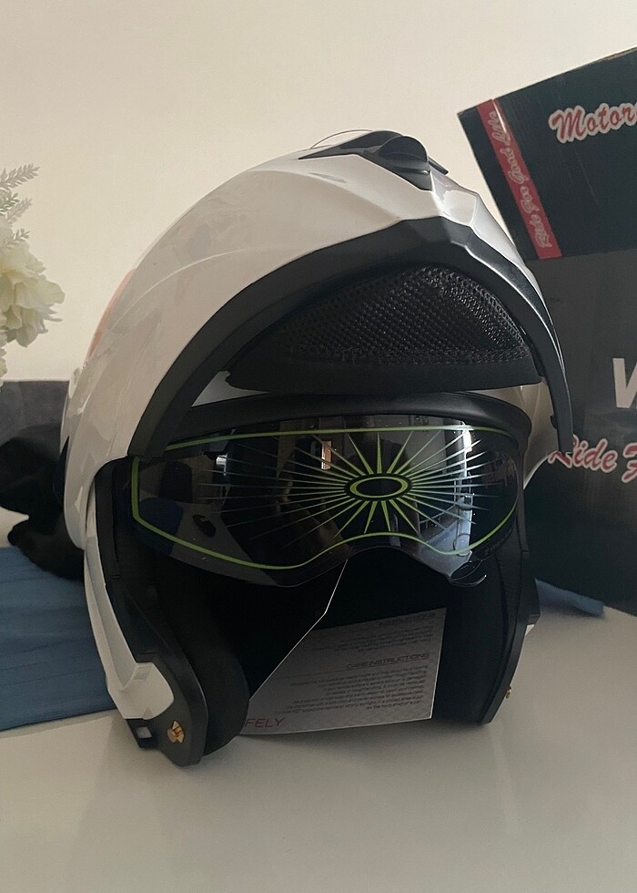 Virtue Çene Açılır Güneş Vizörlü Beyaz Kask M Beden Sıfır kutul - Görsel 2