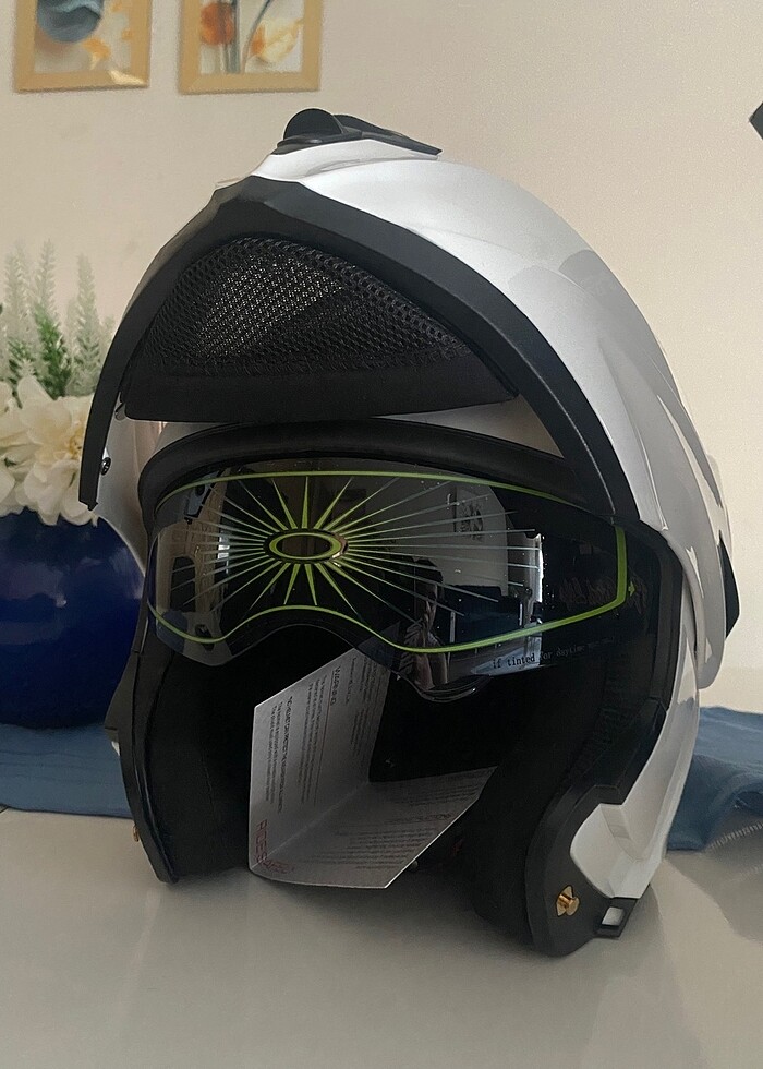 Virtue Çene Açılır Güneş Vizörlü Beyaz Kask M Beden Sıfır kutul - Görsel 5