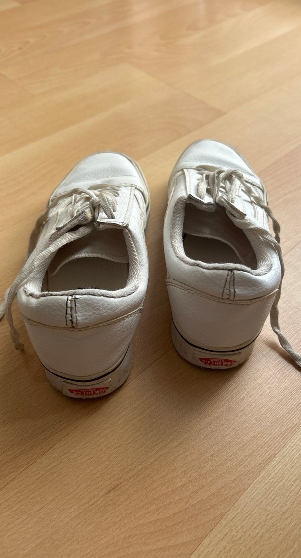 Vans Beyaz Düz Tabanlı Kadın Spor Ayakkabı - Görsel 4