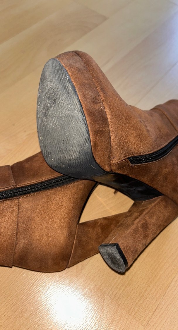 Püsküllü Kahverengi Süet Dolgu Topuklu Kadın Bot - Görsel 5