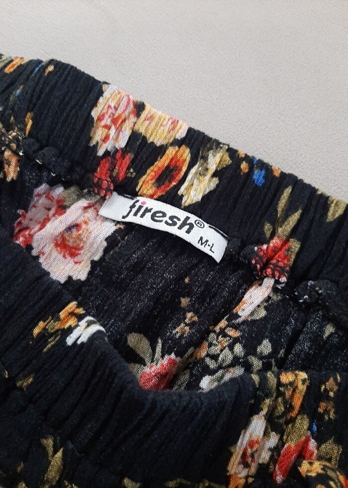 Çiçekli Madonna yaka bluz  - Görsel 3