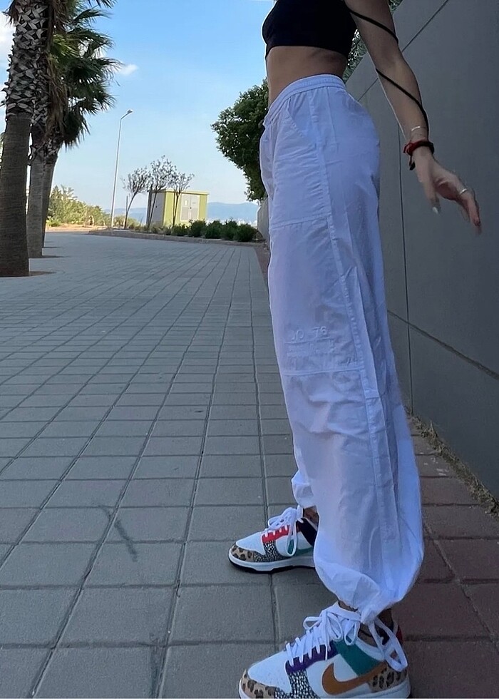 Beyaz kargo pantolon - Görsel 2