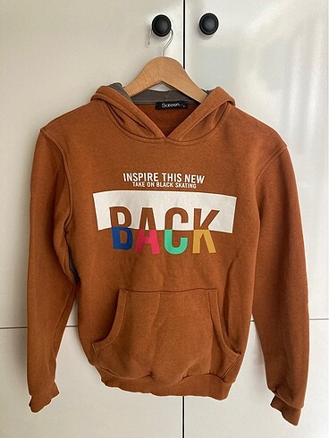 sweatshirt