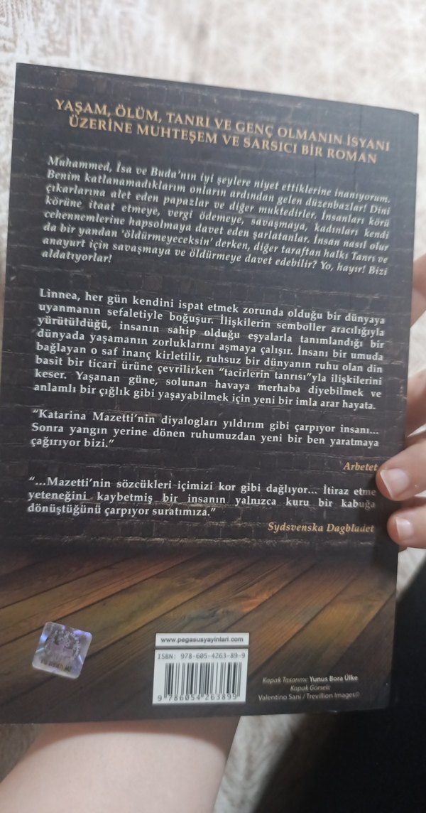 Tanrı'yla Bütün İlişkimi Kestim Roman - Görsel 2