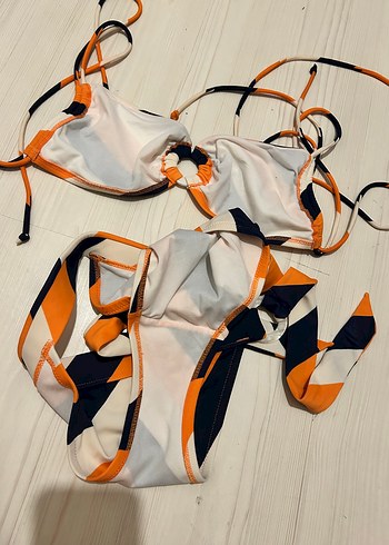 36 Beden Victoria secret Turuncu Çizgili Bikini Takımı