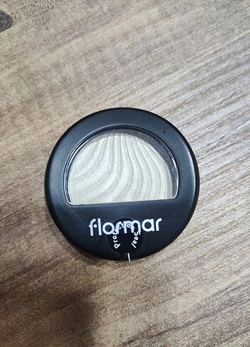 Flormar pearly white 01