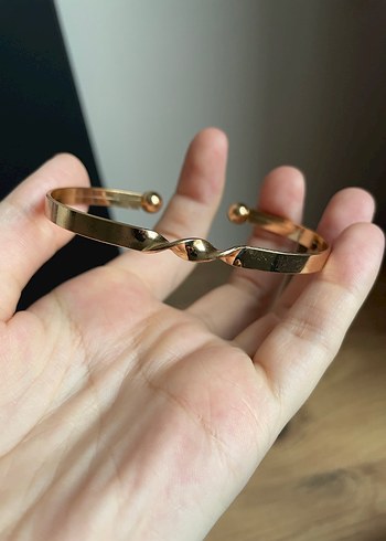 Altın Renkli Kadın Bileklik - Görsel 4