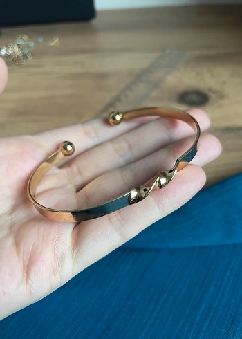 Altın Renkli Kadın Bileklik - Görsel 3