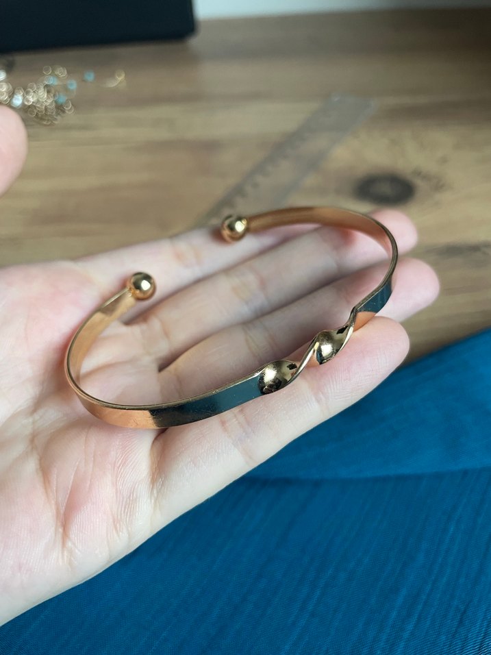 Altın Renkli Kadın Bileklik - Görsel 3