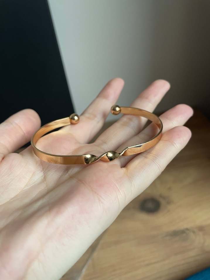 Altın Renkli Kadın Bileklik - Görsel 2