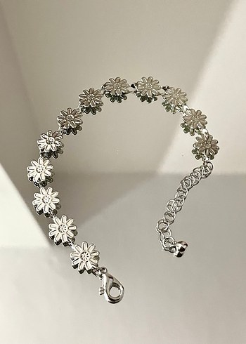 Çiçek Desenli Minimalist Bileklik - Görsel 3