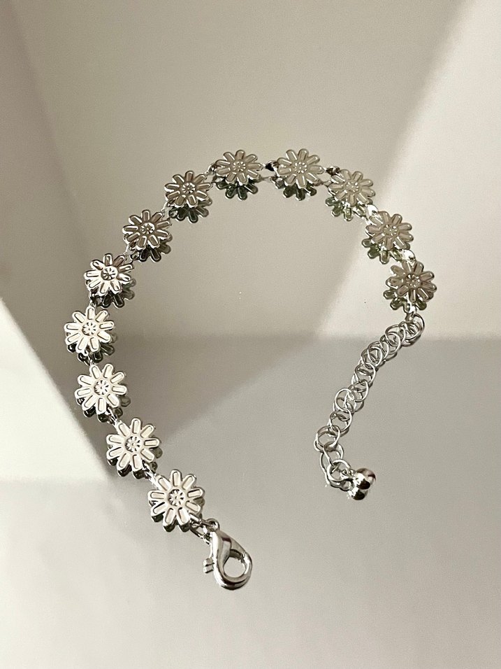 Çiçek Desenli Minimalist Bileklik - Görsel 3