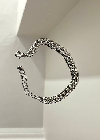 Zincir Detaylı Minimalist Bileklik - Görsel 2