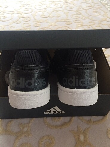 Adidas Adidas Hoops kadın spor ayakkabı 37 1/3