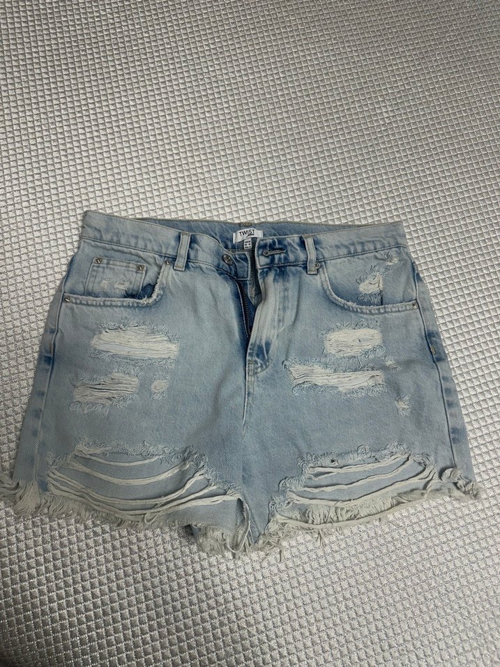 Düğmeli Mini Mavi Denim Şort - Görsel 2