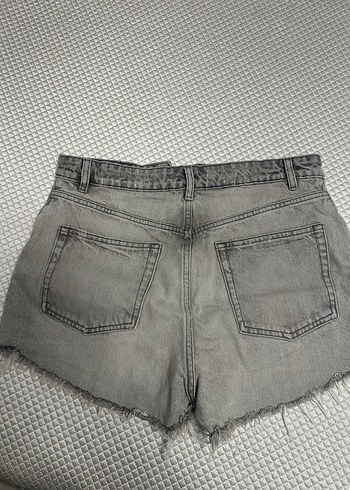 Gri Bol Kesim Mini Denim Şort - Görsel 4