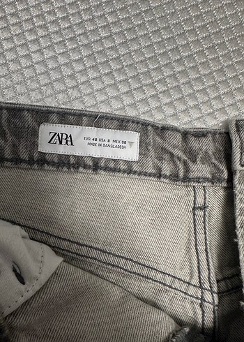 Gri Bol Kesim Mini Denim Şort - Görsel 3