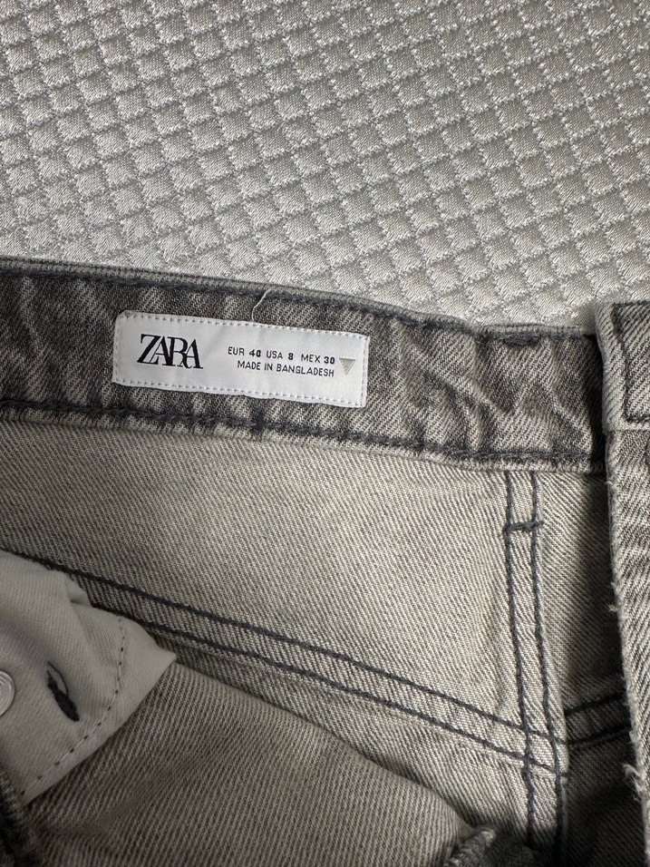 Gri Bol Kesim Mini Denim Şort - Görsel 3