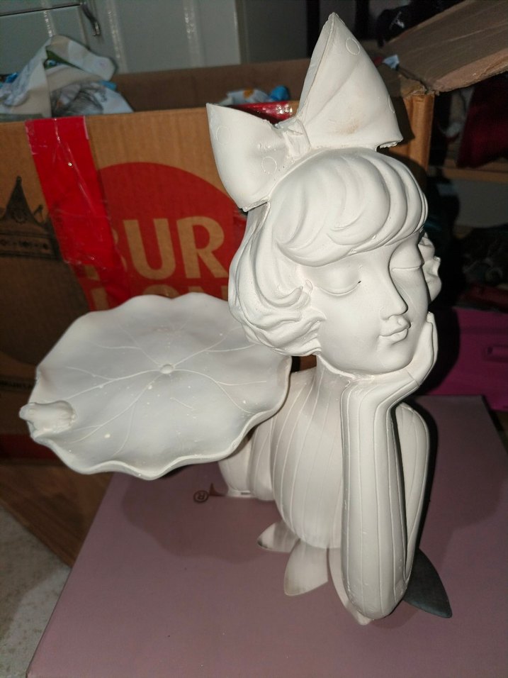 Beyaz Fiyonk Detaylı Kız Figürlü Tabak - Görsel 3