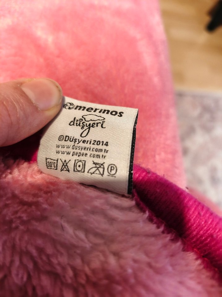 Çocuklar için renkli pembe baskılı battaniye - Görsel 2