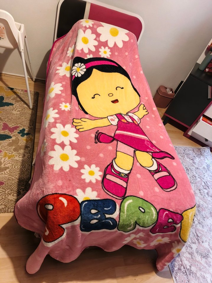 Çocuklar için renkli pembe baskılı battaniye - Görsel 3