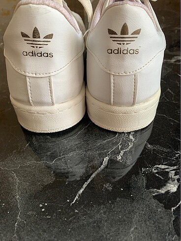37 Beden beyaz Renk #adidas #spor #ayakkabı