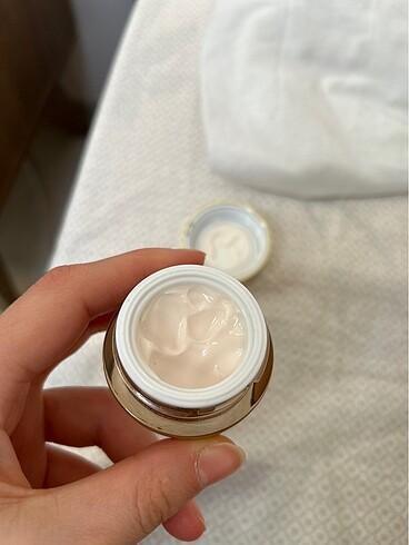 Estee Lauder goz cevresi kremi - Görsel 2