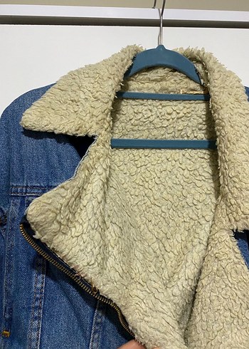 Peluş Detaylı Mavi Denim Ceket - Görsel 3