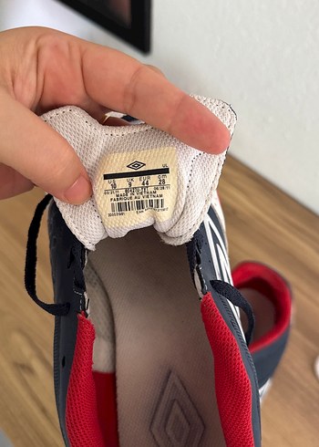 44 Beden Erkek Beyaz Futbol Ayakkabısı Velcro