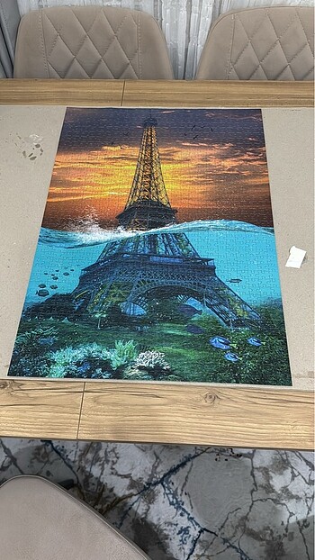 1000 parça tamamlanmış puzzle