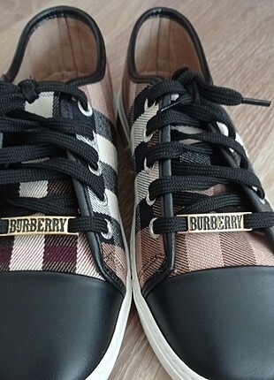 Burberry sıfır kullanilmamis kadın spor ayakkabi
